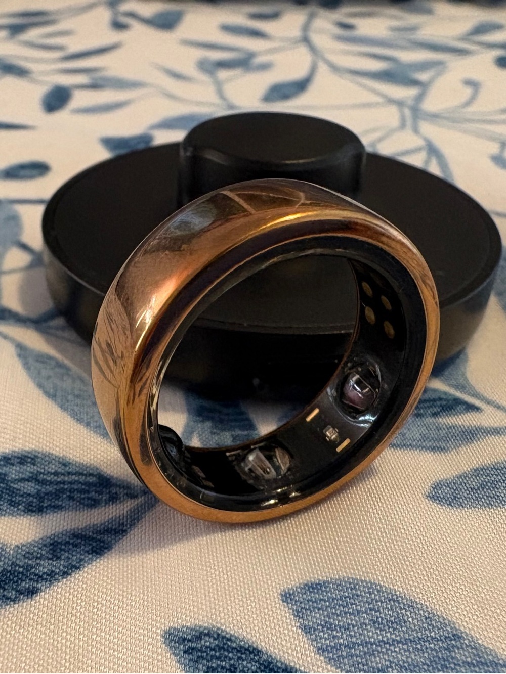 Oura Ring Gold Gen3 size 9 - w/ Charger, box & ring covers — FOR SALE